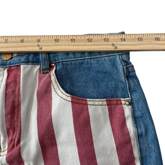 Forever 21 Womens Size 27 Blue Distressed Hemline America Flag Jean Shorts USA - Picture 6 of 7